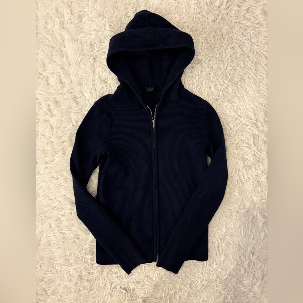 Brandy Melville Zip up